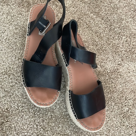 Black Steve Madden wedges - Picture 2 of 2
